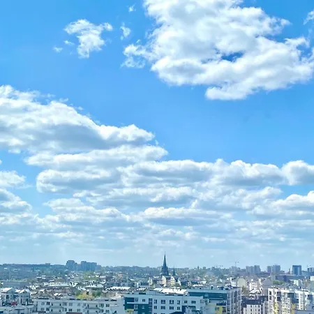 Panoramic With Terrace семицвіт Apartment